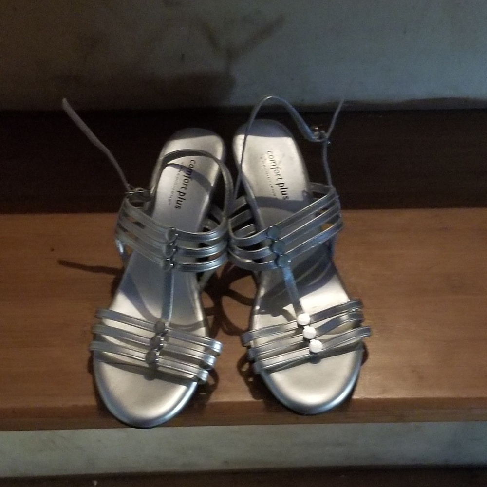low heel silver sandals